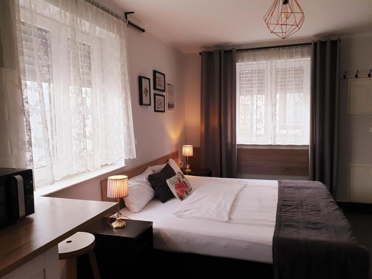 Aparthotel Oleander Hof Hochstadt  Esterno foto