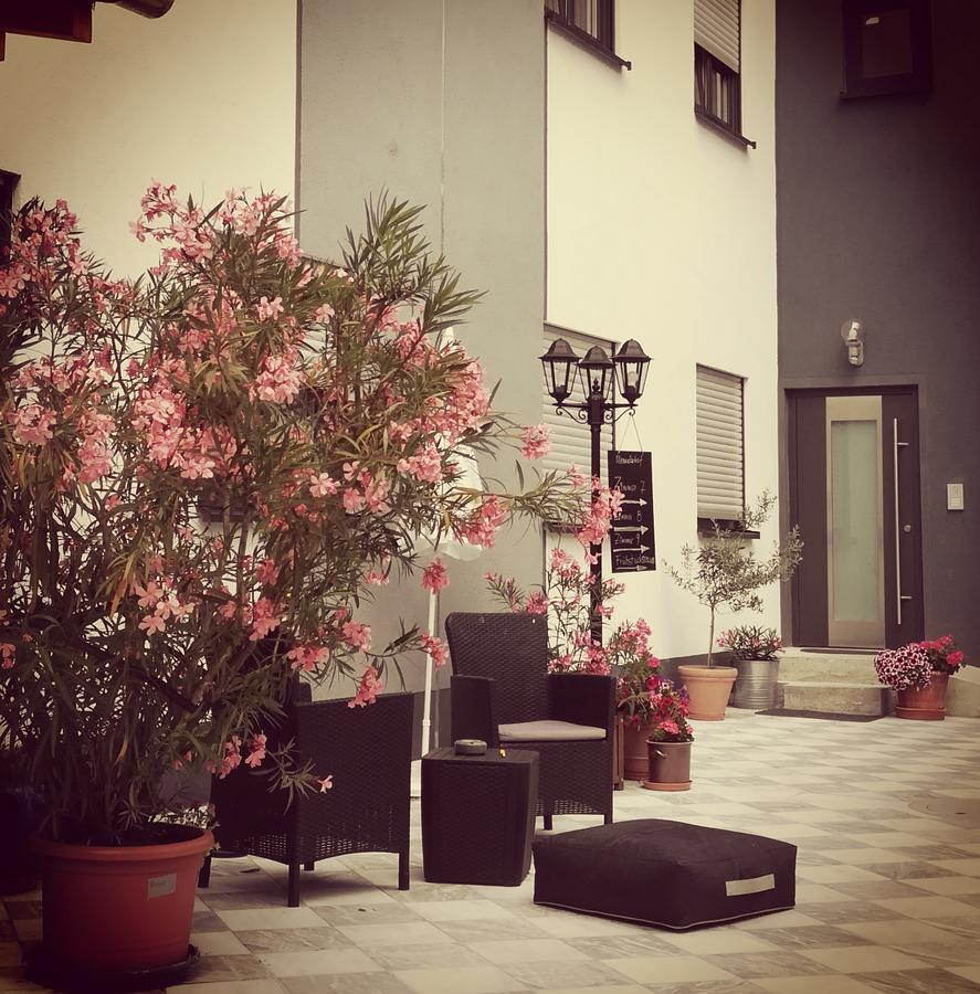 Aparthotel Oleander Hof Hochstadt  Esterno foto